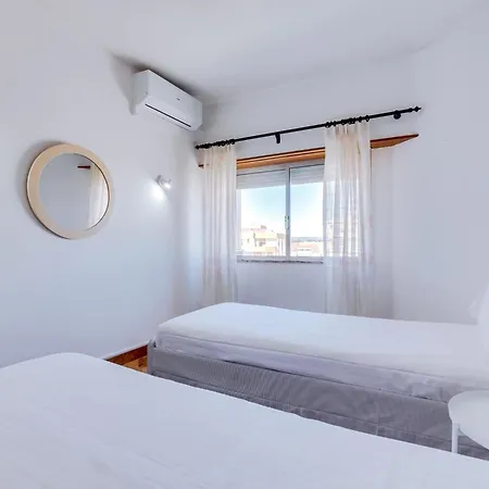 Mira Seaside Escape Apartment Quarteira